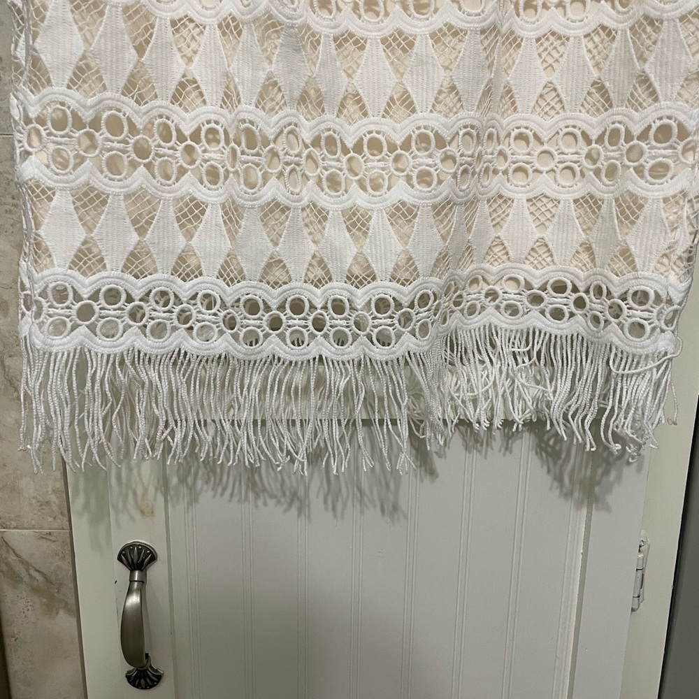 NWT Lulu’s White & Cream Crochet Sleeveless Dress, Size M, Bridal Shower Dress - Picture 11 of 11
